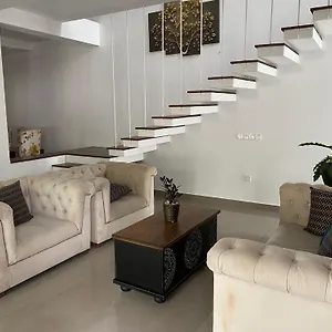 فندق كلاود 9 البوتيكي, نيجومبو