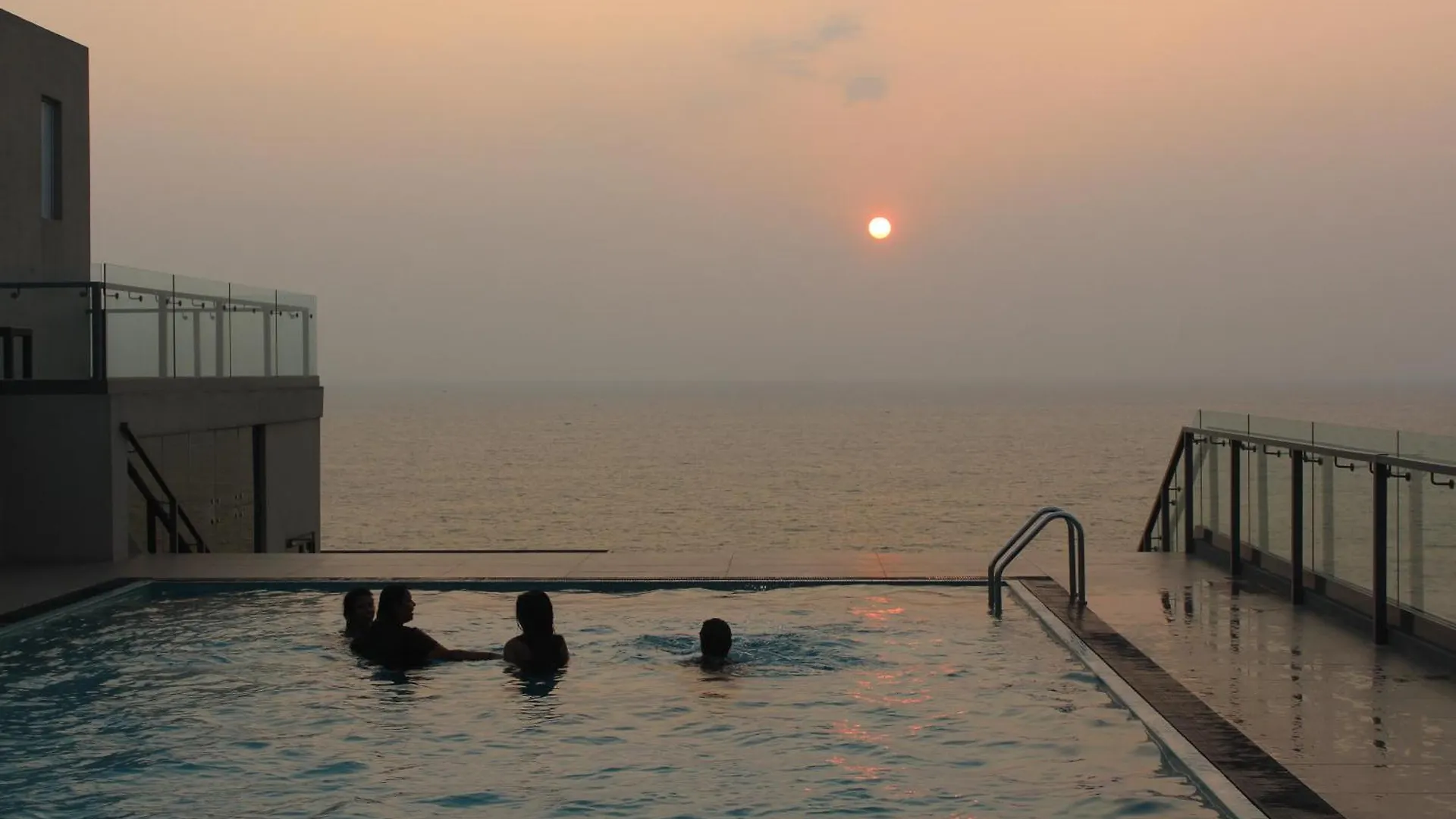 Sea View Luxury Apartments By Tyronne Negombo Sri Lanka