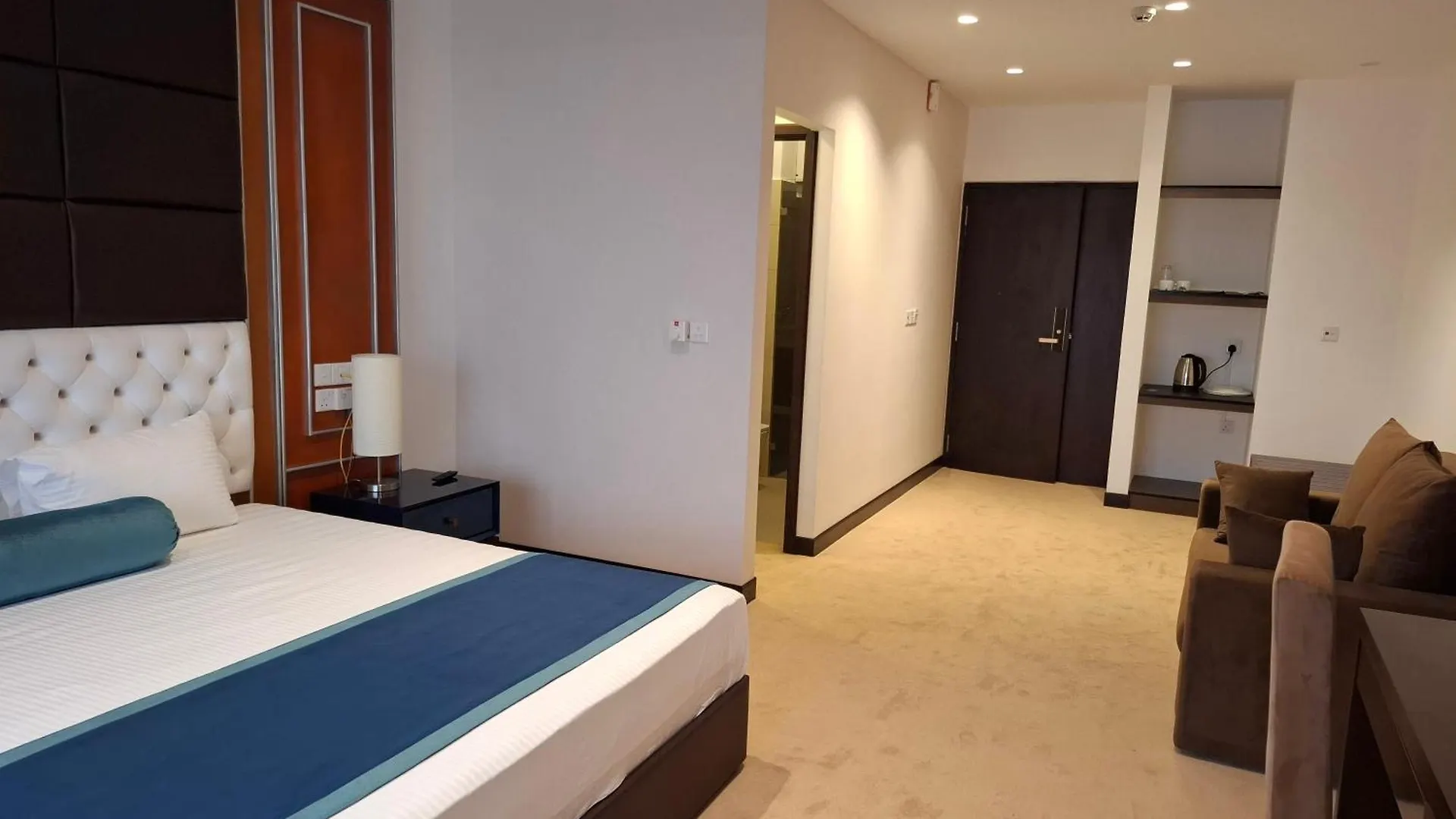 Sea View Luxury Apartments By Tyronne Negombo
